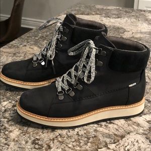 TOMS Women’s Mesa Boots in Black, Size 6.5